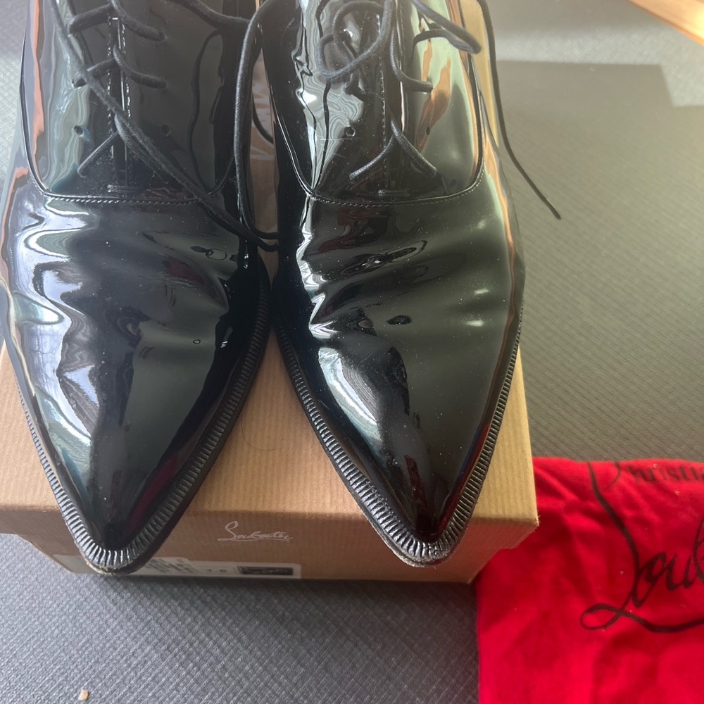 Loubotin. Oxfords, Lace up. Patent leather. Black. Size 41.5